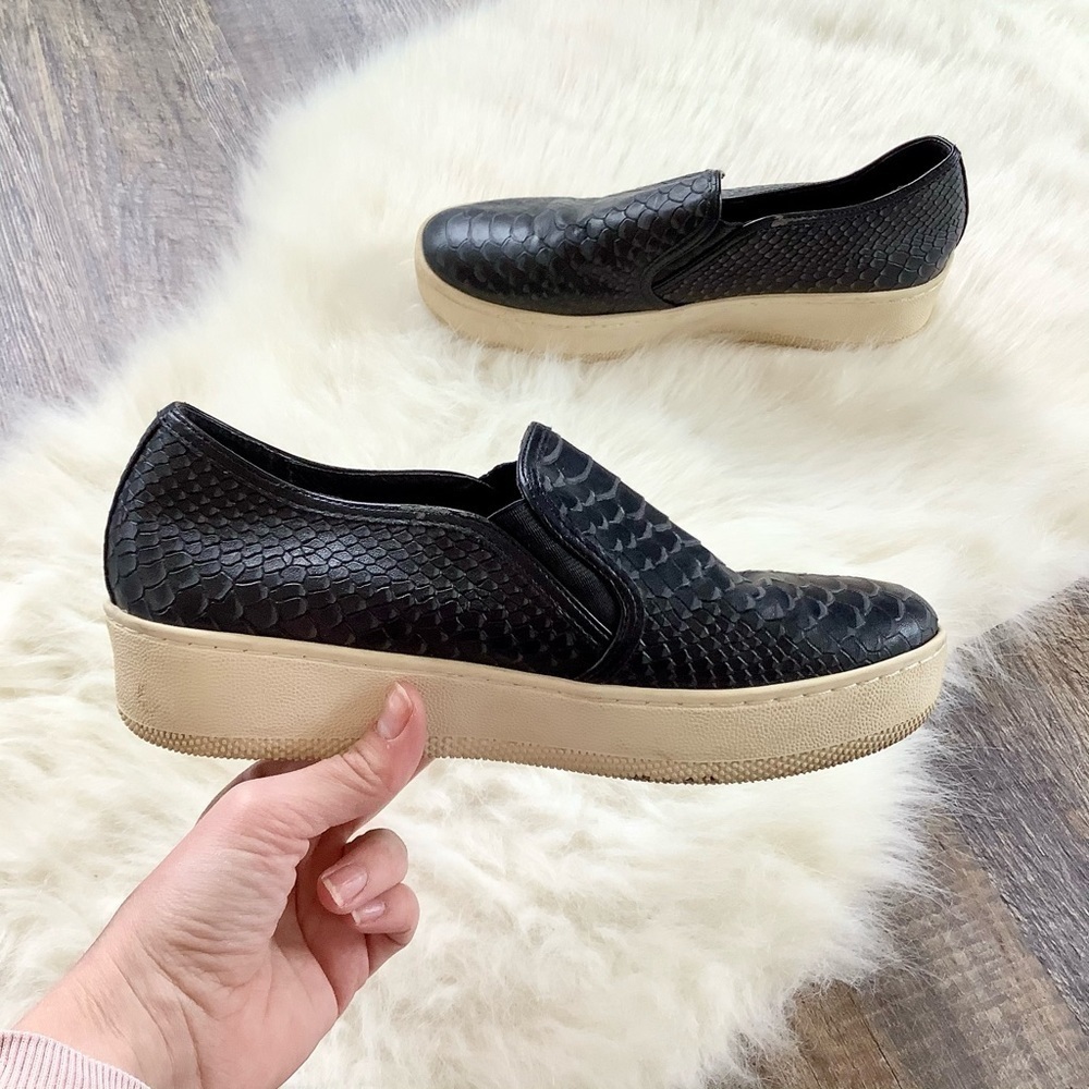 Vince Camuto Jibbie Slip-On Snake Sneaks 8.5